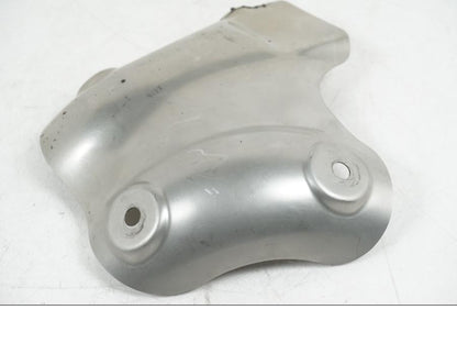 Vänster sida på Värmeskydd från en Ducati Hyperstrada -2013 motorcykel.