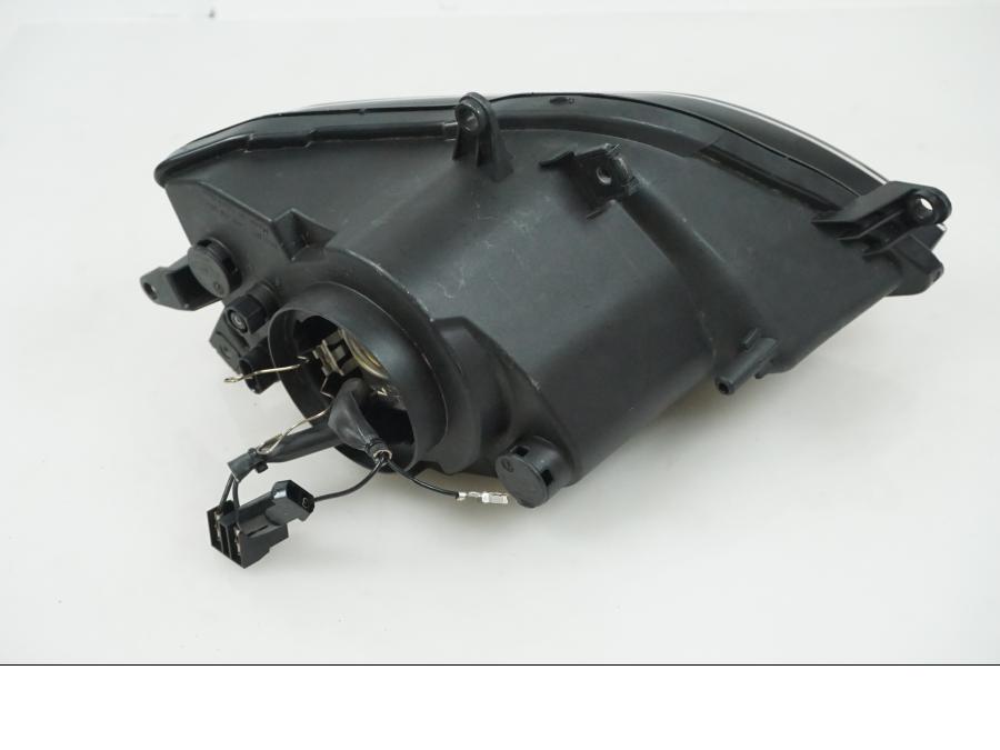 Vänster sida på Strålkastare från en BMW S 1000 XR -2016 motorcykel.