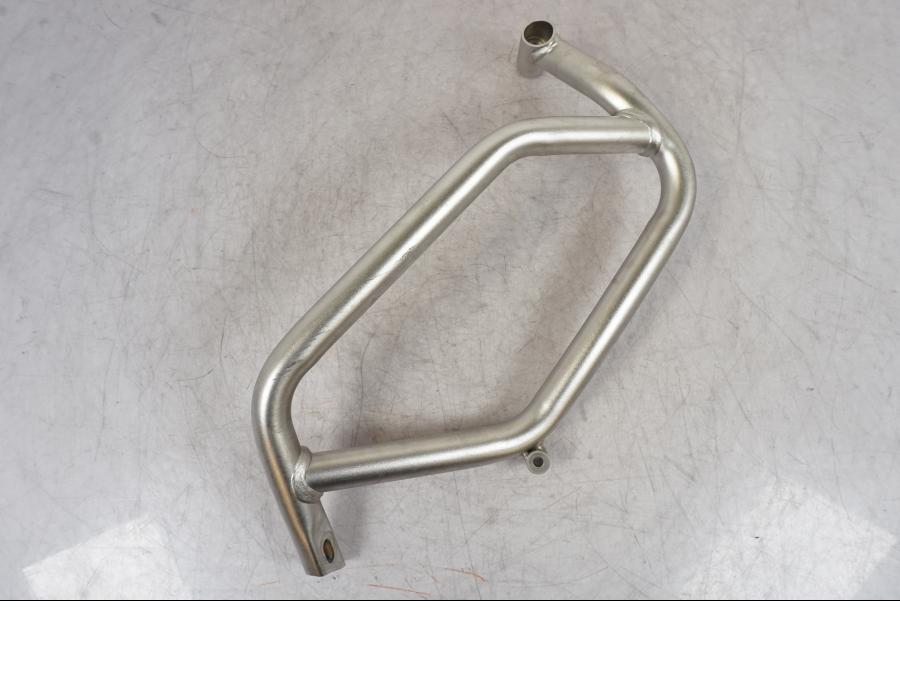 Framsidan på Motorskyddsbåge från en BMW R 1250 GSA -2024 motorcykel.