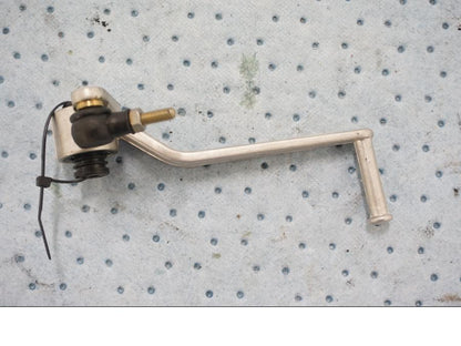 Baksidan på Växelpedal från en Kawasaki ZX-9R -1998 motorcykel.