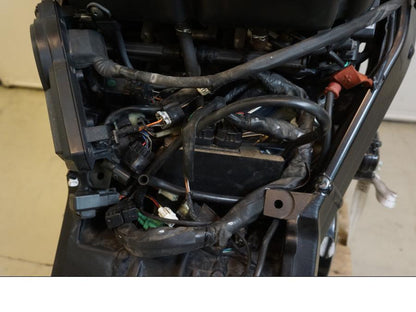 Vänster sida på Motorpaket från en Suzuki GSX-R 1000 -2003 motorcykel.