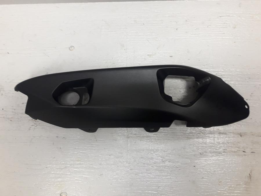 Framsidan på Bakvinge från en Kawasaki ER-6N -2015 motorcykel.