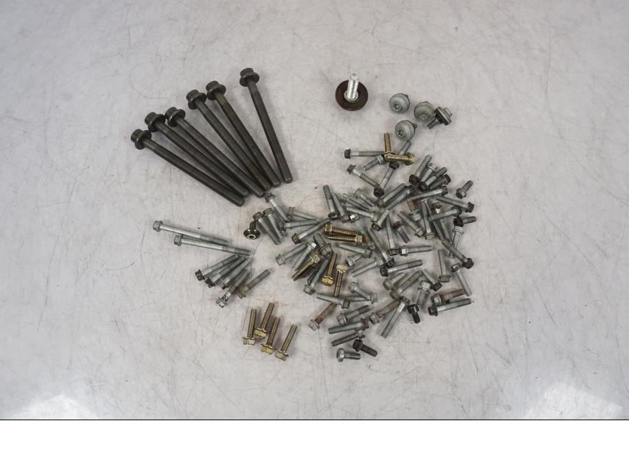 Framsidan på Skruv / Mutter etc från en BMW F 800 GS -2009 motorcykel.