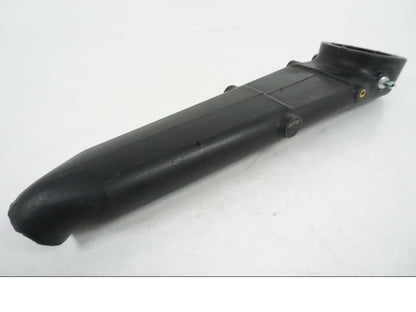 Höger sida på Bensinledning från en AJP PR7 -2021 motorcykel.