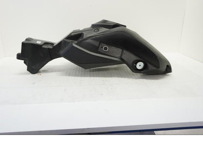 Baksidan på Bensintank från en Ducati Hypermotard -2020 motorcykel.