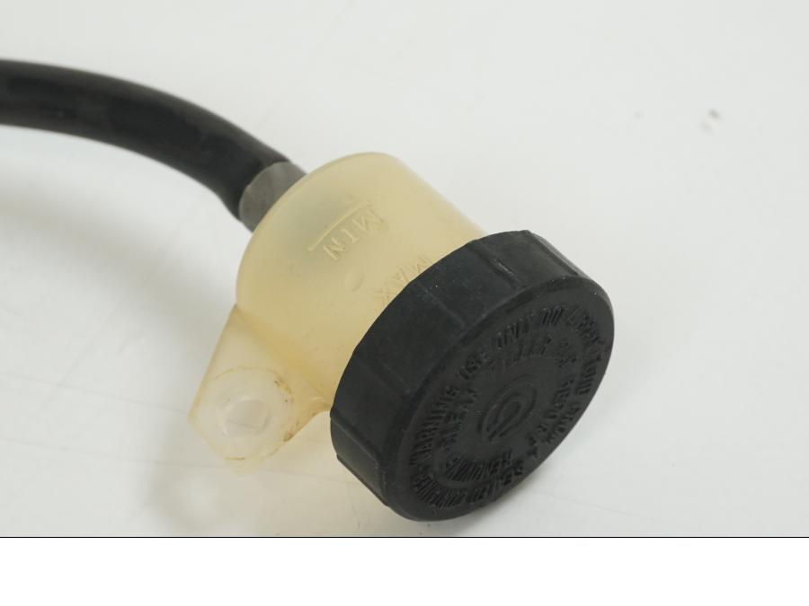 Extrabild2 på Bromshuvudcylinder från en BMW F 650 CS -2002 motorcykel.