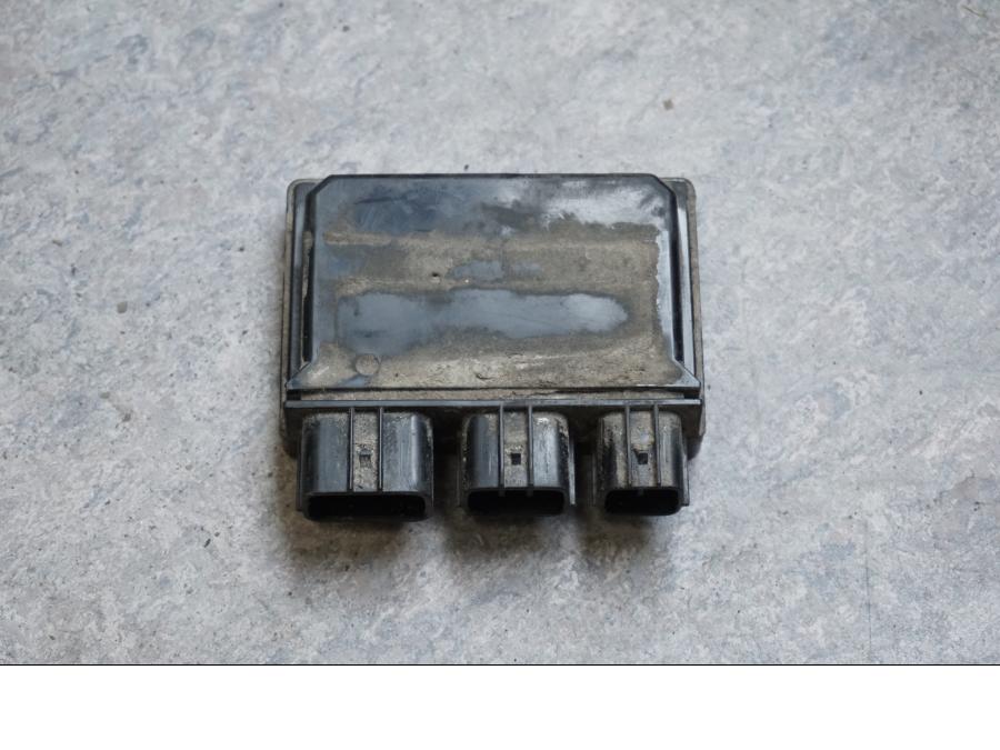 Framsidan på Reläbox från en Kawasaki ZX-10R -2008 motorcykel.