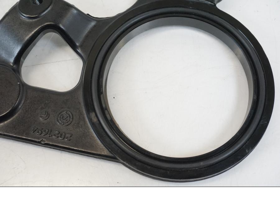 Höger sida på Bromsoksfäste från en Triumph Speed Triple -2021 motorcykel.