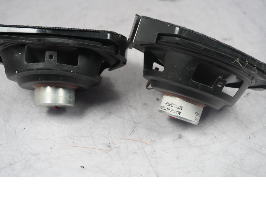 Vänster sida på Högtalare från en H-D Touring Street Glide FLHX -2009 motorcykel.