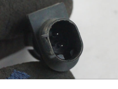 Snett uppifrån på Temperatursensor från en BMW F 800 GS -2008 motorcykel.