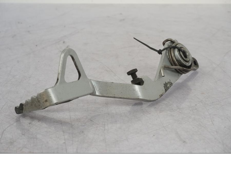 Baksidan på Bromspedal från en BMW R 1100 GS -1998 motorcykel.