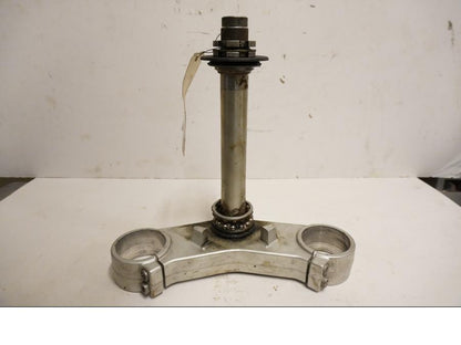 Framsidan på Gaffelkrona från en Triumph Tiger -2007 motorcykel.