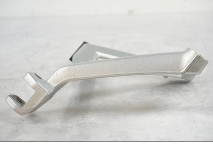 Baksidan på Fotpinnefäste från en BMW R 1250 GS -2021 motorcykel.