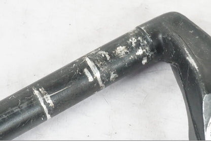 Snett nerifrån på Styre från en Suzuki GSX 400 -1983 motorcykel.