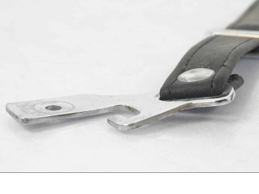 Snett nerifrån på Sadelrem från en H-D Street Glide FLHX -2012 motorcykel.