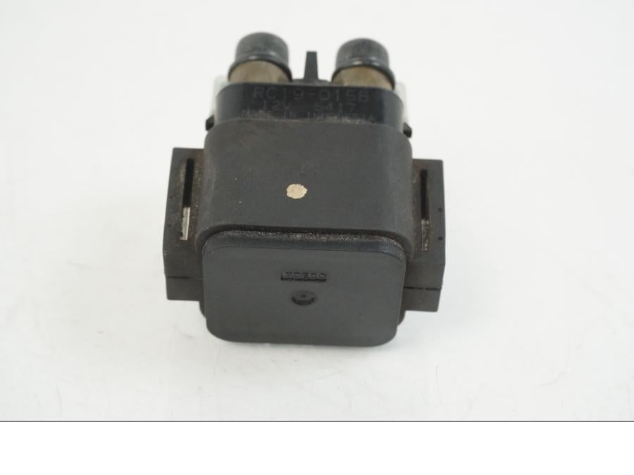 Vänster sida på Startrelä från en Kawasaki ER-6F -2016 motorcykel.