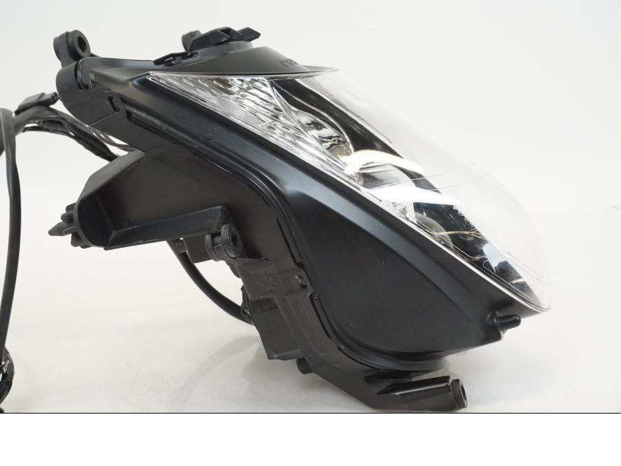 Baksidan på Strålkastare från en Suzuki GSX 1300 R -2017 motorcykel.