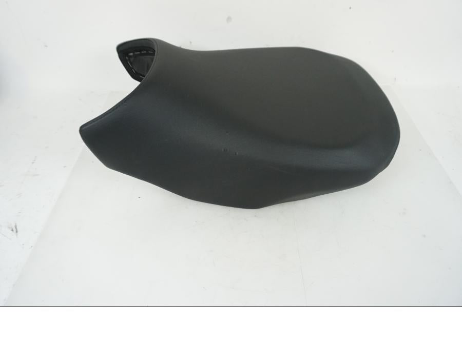 Höger sida på Sadel från en BMW R 1200 GS -2014 motorcykel.