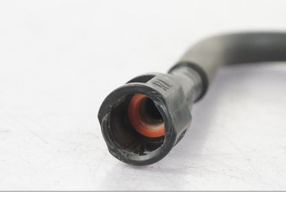 Baksidan på Bensinledning från en Suzuki GSX-R 750 -2007 motorcykel.