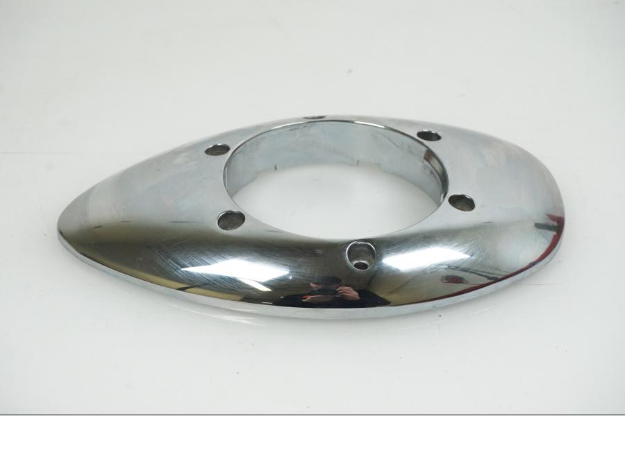 Höger sida på Bensintankdekor från en BMW R 1200 C -2003 motorcykel.