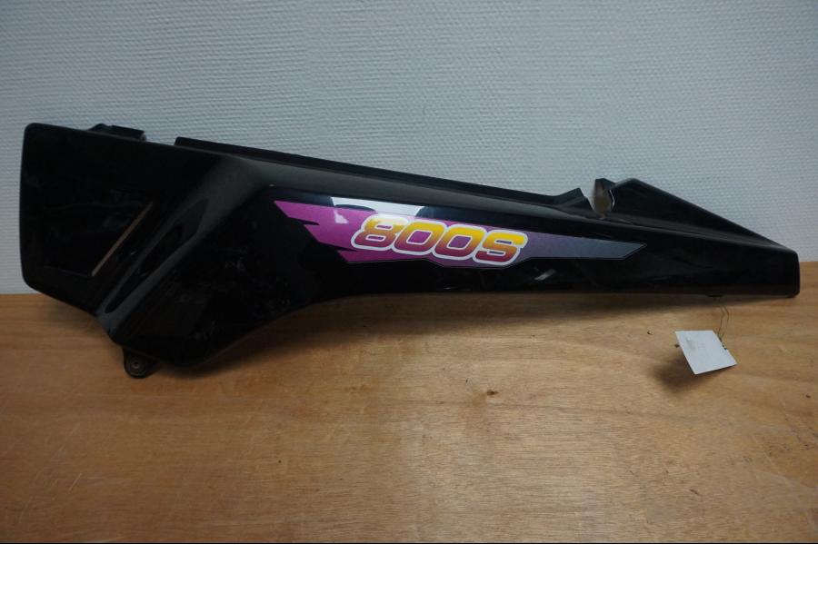 Framsidan på Bakvinge från en Suzuki DR 800 S -1996 motorcykel.