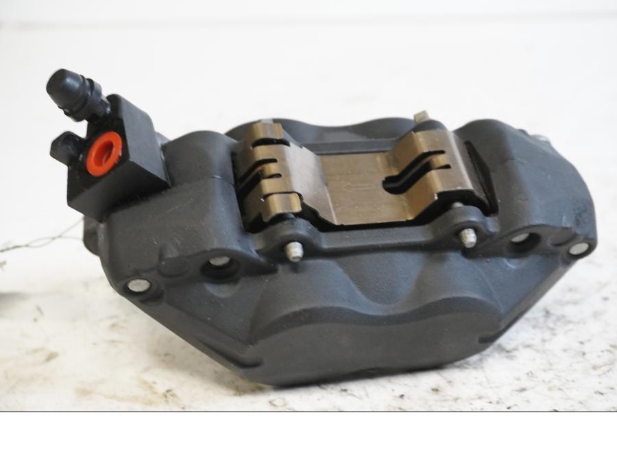 Baksidan på Bromsok från en BMW F 800 S -2007 motorcykel.