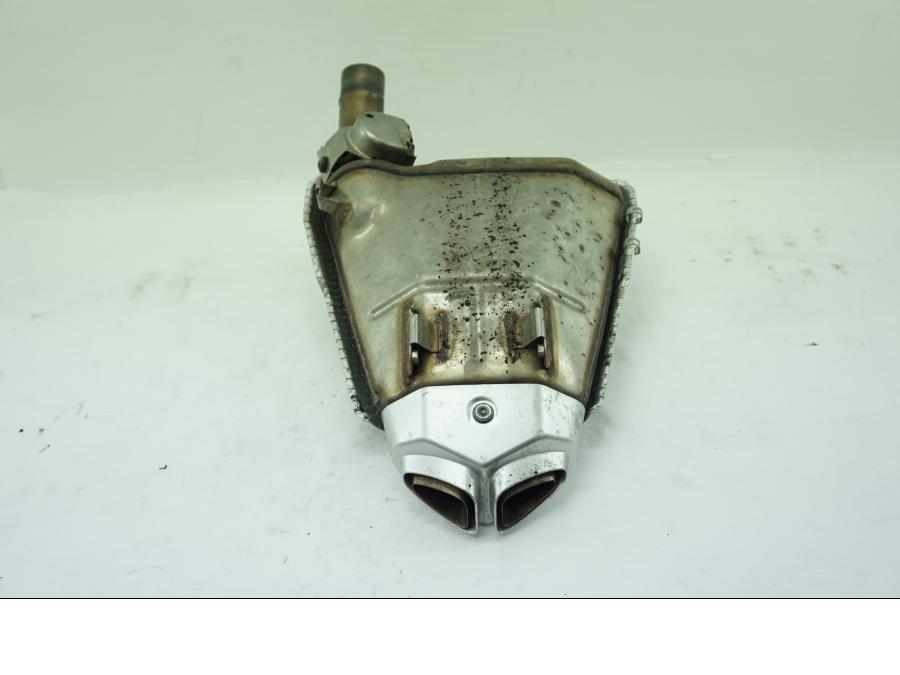 Höger sida på Ljuddämpare från en Kawasaki ZX-6R -2008 motorcykel.