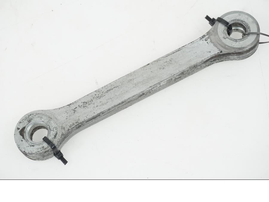 Framsidan på Länkarm från en Yamaha XJ 900 -1997 motorcykel.