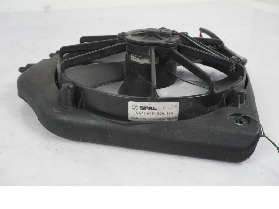 Extrabild2 på Vattenkylfläkt från en MV Agusta Dragster -2014 motorcykel.