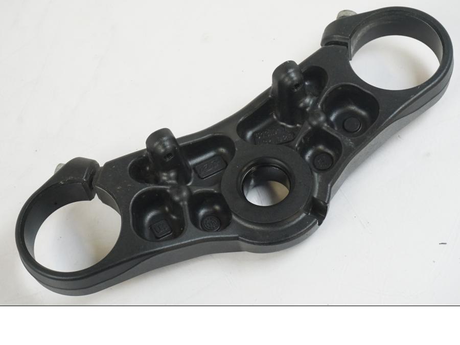 Snett uppifrån på Gaffelkrona från en KTM 1290 Super Duke R -2015 motorcykel.