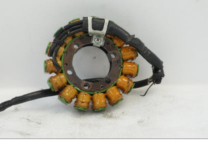 Baksidan på Generator från en Aprilia RSV 1000 -2010 motorcykel.