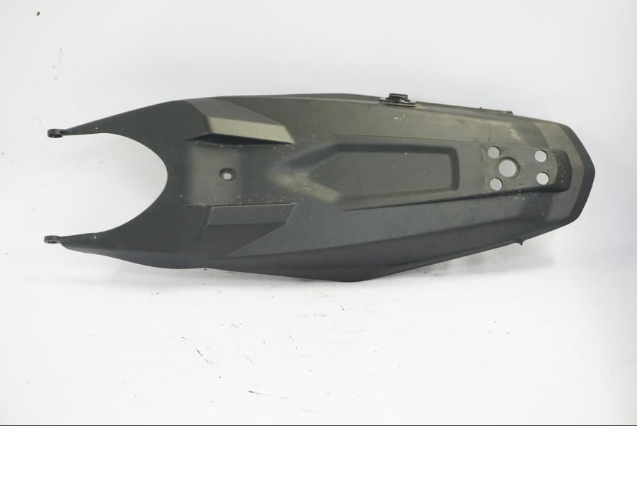 Höger sida på Undertail från en KTM 790 Duke -2018 motorcykel.