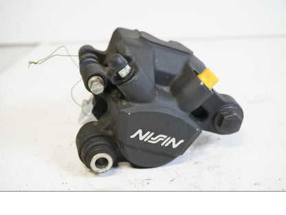 Framsidan på Bromsok från en Honda CB 500 F -2013 motorcykel.