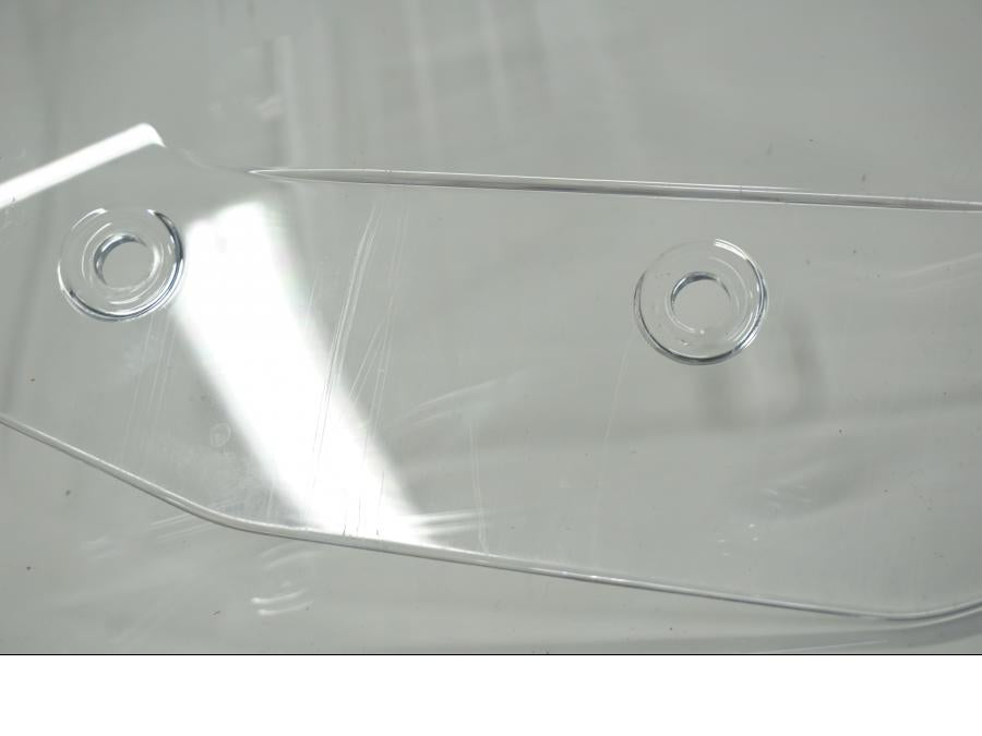 Snett uppifrån på Vindruta från en BMW R 1300 GS -2024 motorcykel.