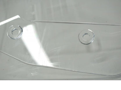 Snett uppifrån på Vindruta från en BMW R 1300 GS -2024 motorcykel.