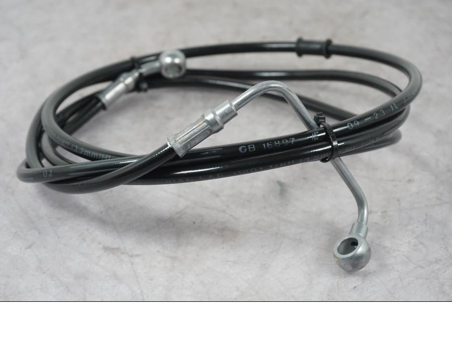 Höger sida på Bromsledning från en Ducati Multistrada V4 -2024 motorcykel.