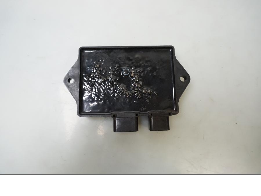 Baksidan på CDI / ECU från en Yamaha XVS 650 -1999 motorcykel.