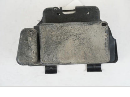 Extrabild2 på Batterihållare från en Suzuki VZR 1800 -2009 motorcykel.