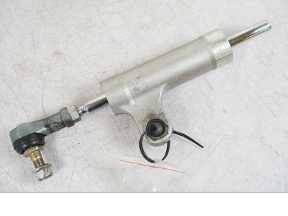 Framsidan på Styrdämpare från en Suzuki GSX 1300 RX -1999 motorcykel.