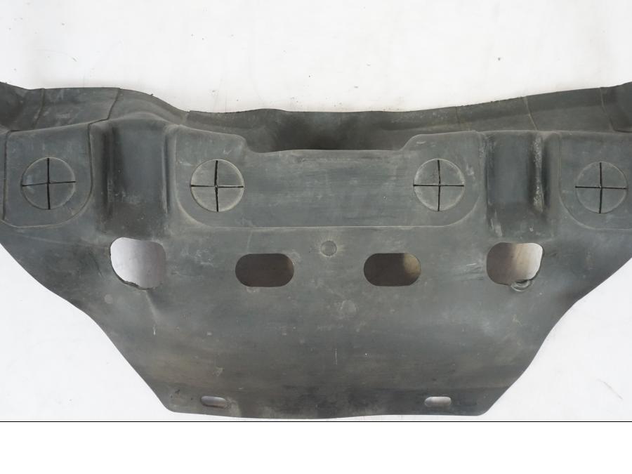 Baksidan på Värmeskydd från en Honda CBR 1000 F -1999 motorcykel.