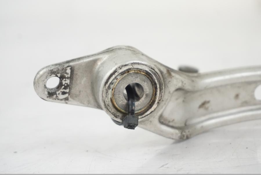 Höger sida på Bromspedal från en BMW F 650 CS -2002 motorcykel.