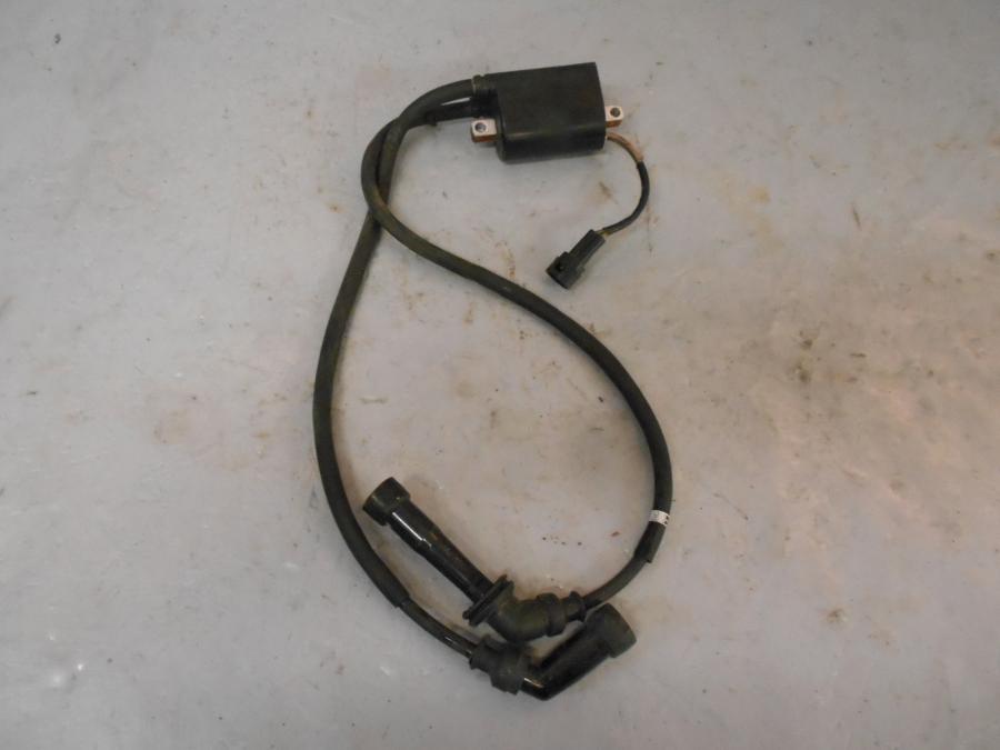 Baksidan på Tändspole från en Suzuki DL 650 -2013 motorcykel.