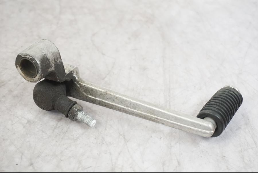 Snett uppifrån på Växelpedal från en Kawasaki ZX-6R -2006 motorcykel.