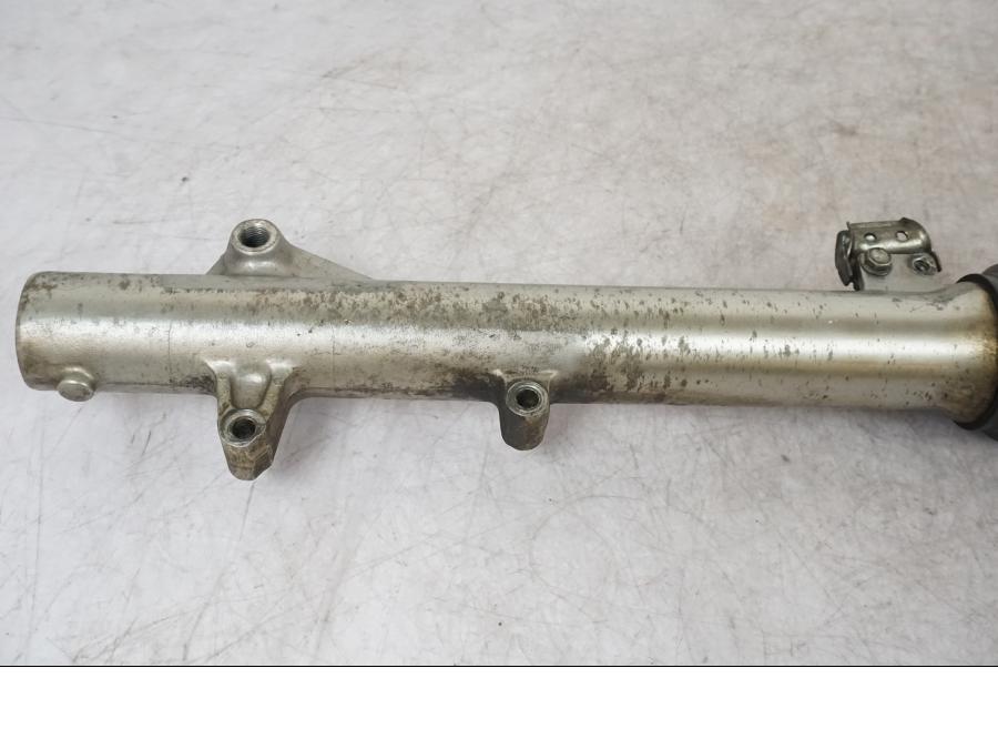 Höger sida på Gaffelben från en Honda XL 125 R -1998 motorcykel.