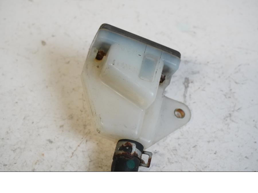 Höger sida på Bromshuvudcylinder från en Suzuki GSX-R 1000 -2003 motorcykel.