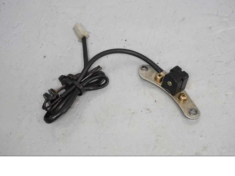 Framsidan på Tändpickup från en Yamaha XV 535 -2001 motorcykel.