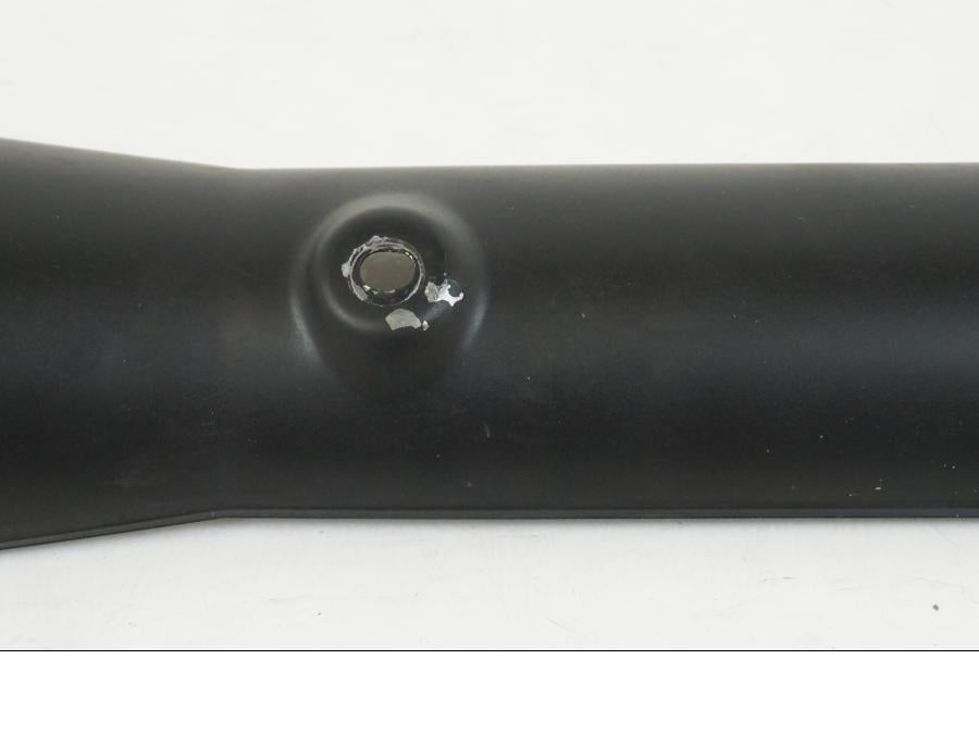 Vänster sida på Drivaxelkåpa från en Kawasaki VN 1500 Mean Streak -2002 motorcykel.