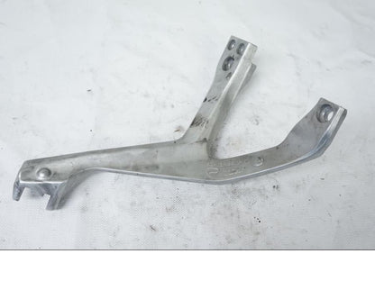 Baksidan på Fotpinnefäste från en Ducati 899 Panigale -2015 motorcykel.