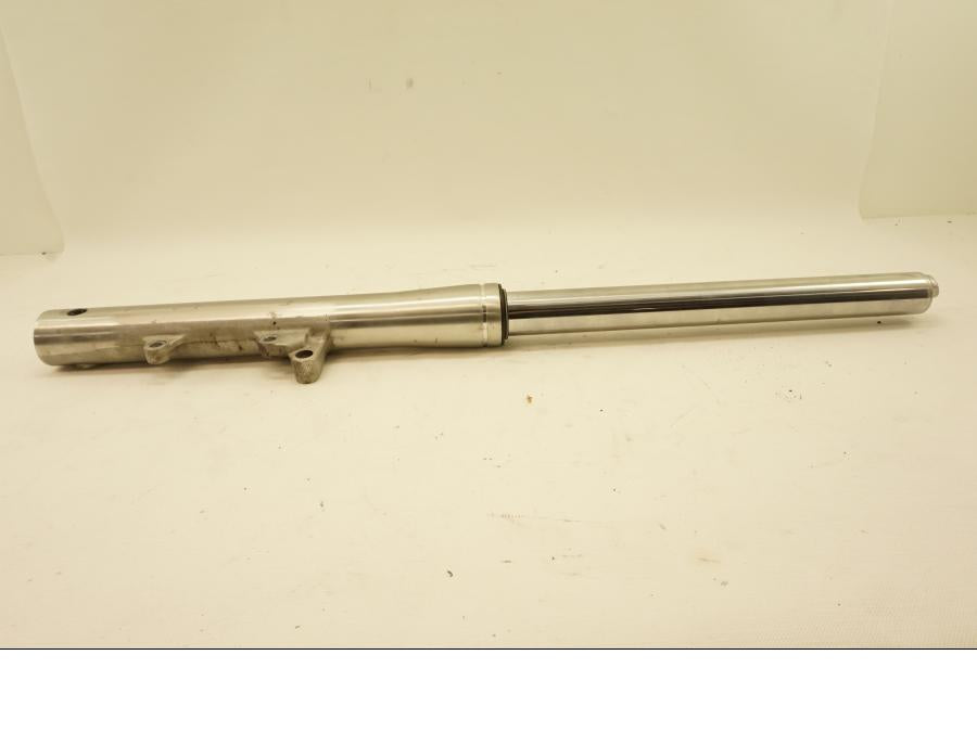 Framsidan på Gaffelben från en Yamaha XVZ 13TD -1999 motorcykel.