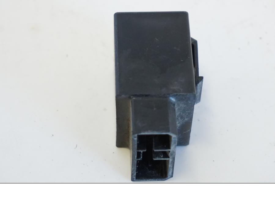 Vänster sida på Relä från en Yamaha YZF 1000 R -1997 motorcykel.